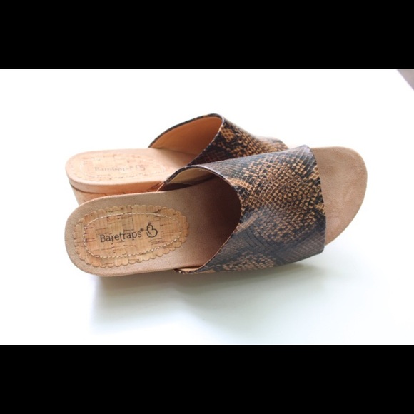 NWOT Bare traps wedges - Picture 5 of 10